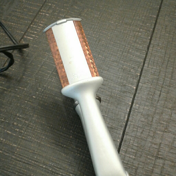 InStyler Straightening Iron - Picture 2 of 4